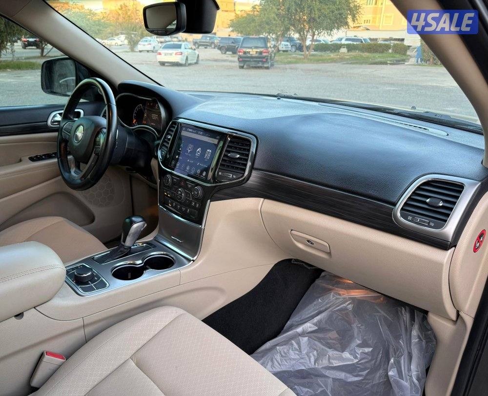 بحالة ممتازة جيب قراند شروكي لاريدو 2021 ماشي 103 فحص ماكينة قير شاسي11