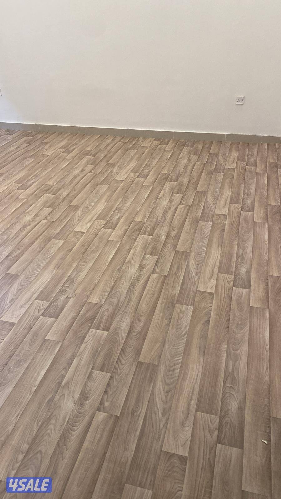 ✨ حول بيتك لمكان يرد الروح ✨
عندنا تشكيلة من باركية بلاستك بلجيكي قص8