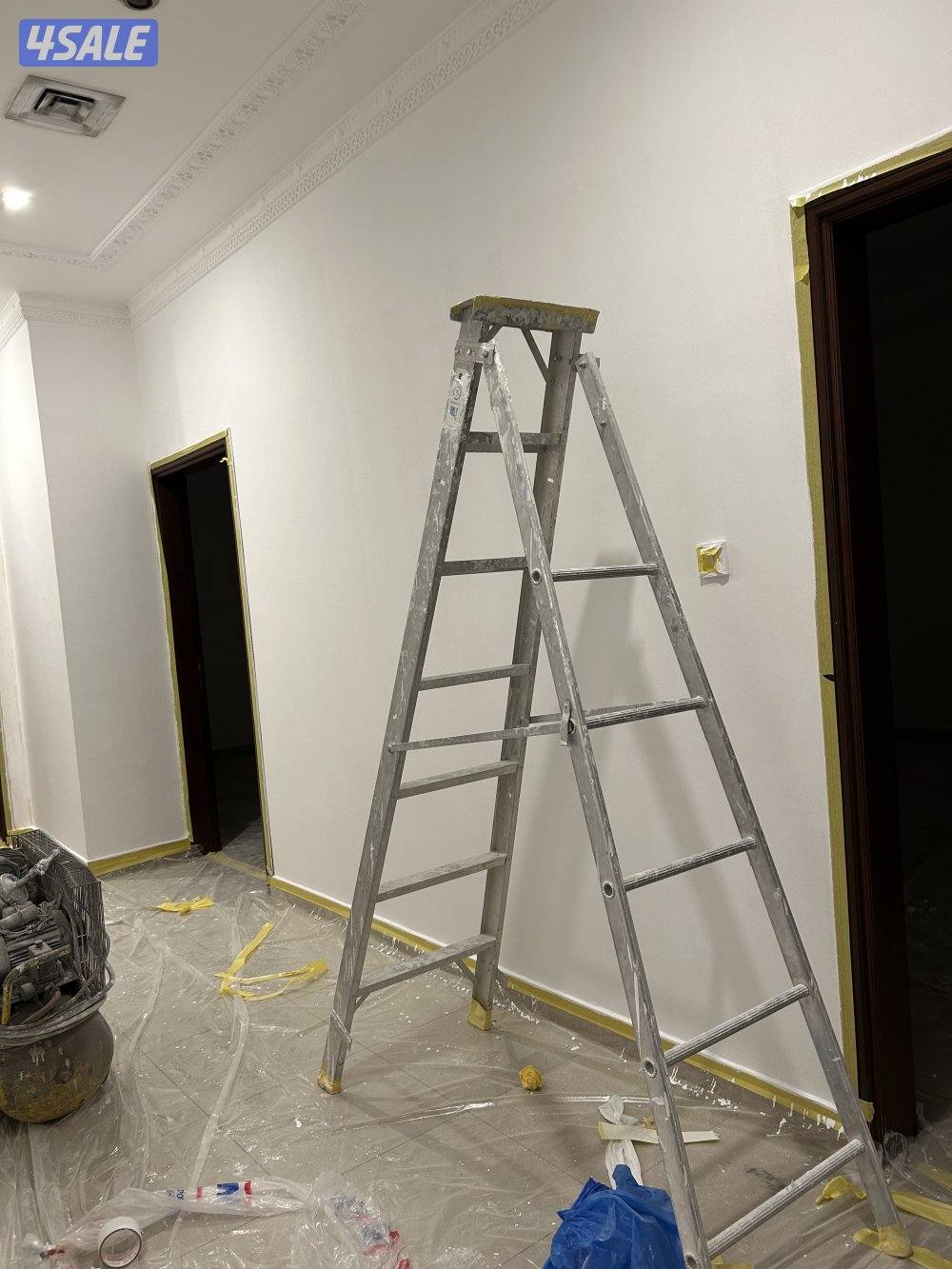 شقة للايجار ثلاث غرف (وحده منهم ماستر )+صاله +مطبخ+حمامين) مصفطين0