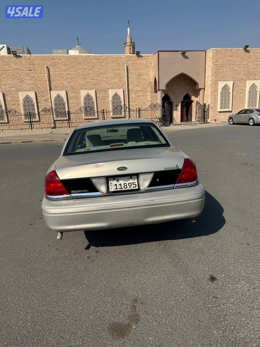 للبيع فورد فيكتوريا موديل ٢٠١٢1