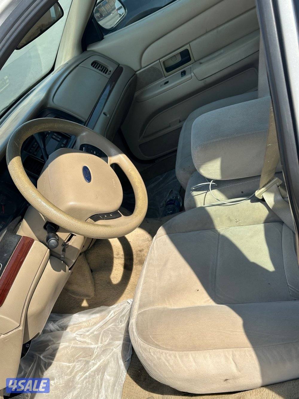 للبيع فورد فيكتوريا موديل ٢٠١٢4