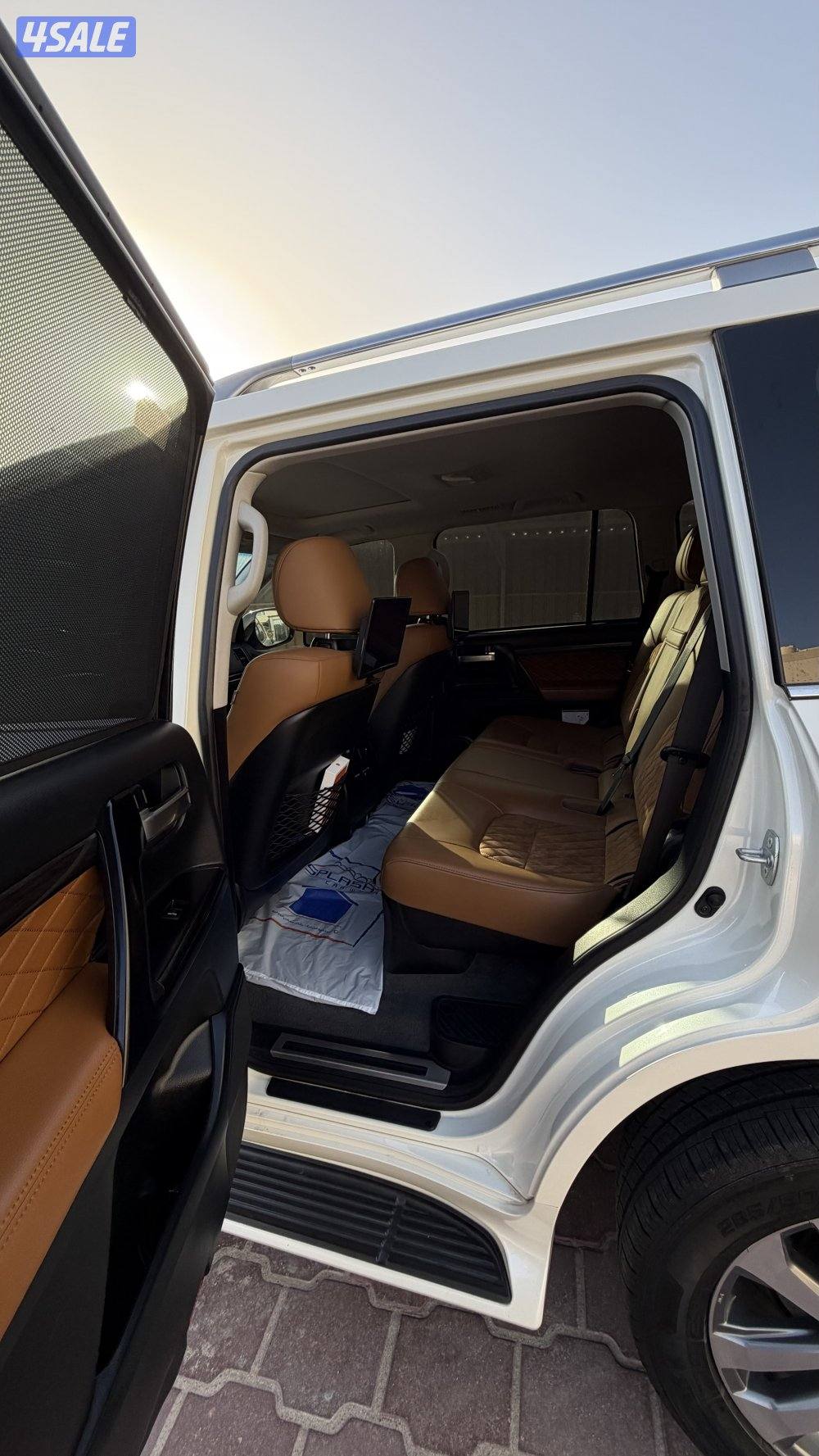 لاند كروز تو رنق سقنجر 2021  ٨سلندر فل اللون ابيض صدفي ( مالك أول)4