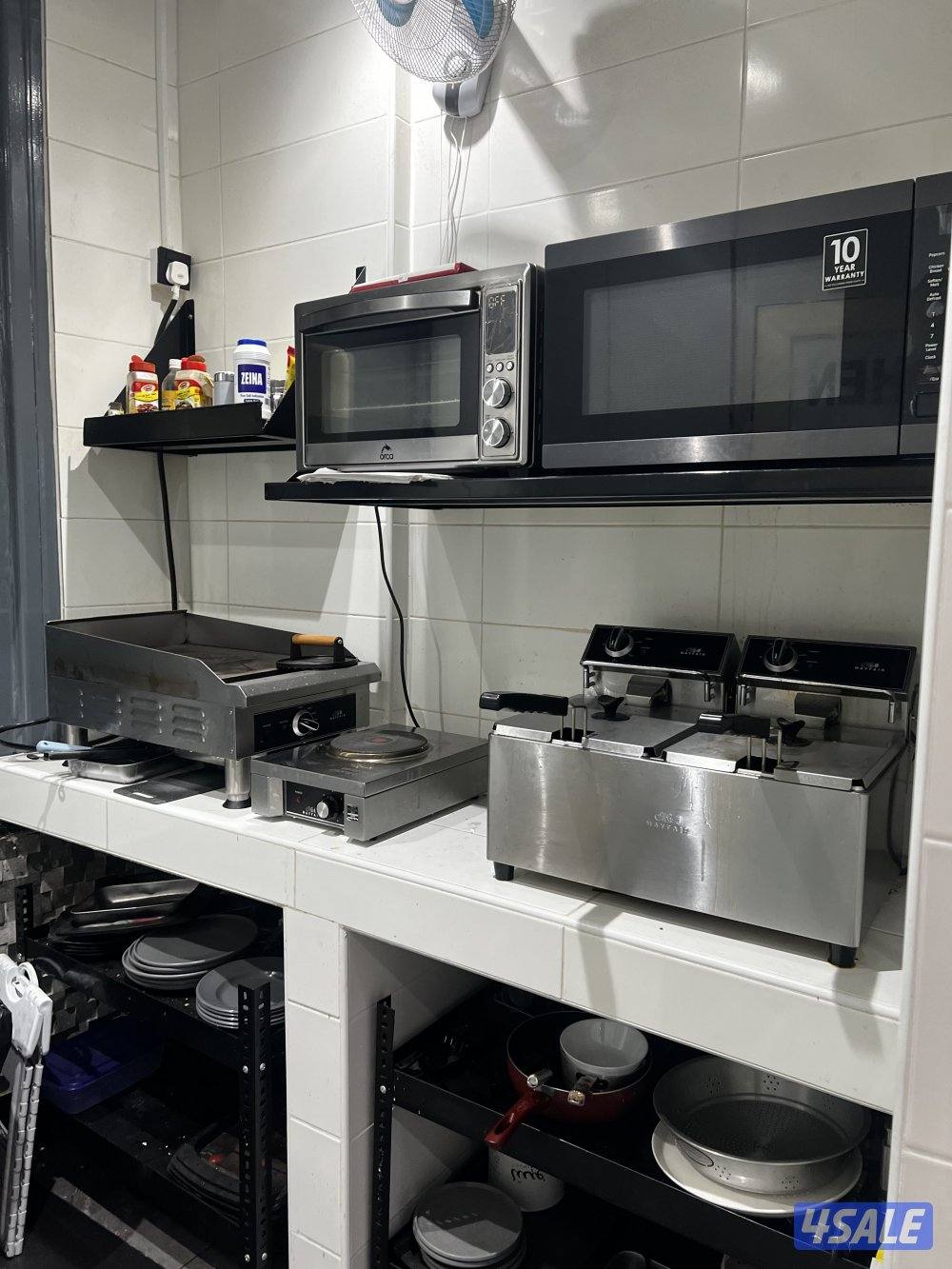 مقهى البيع مجهز كااامل مجمع فرح حولي مكان مميز10