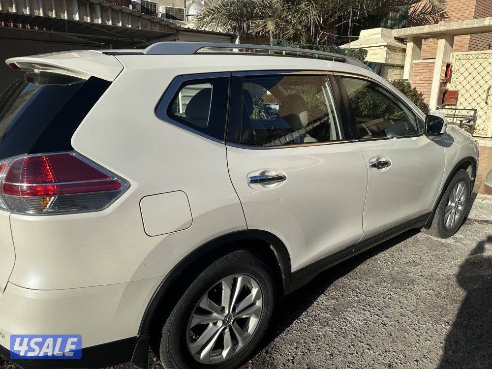 للبيع نيسان أكستريل موديل 2017 ماشي 61 الف شرط الفحص0