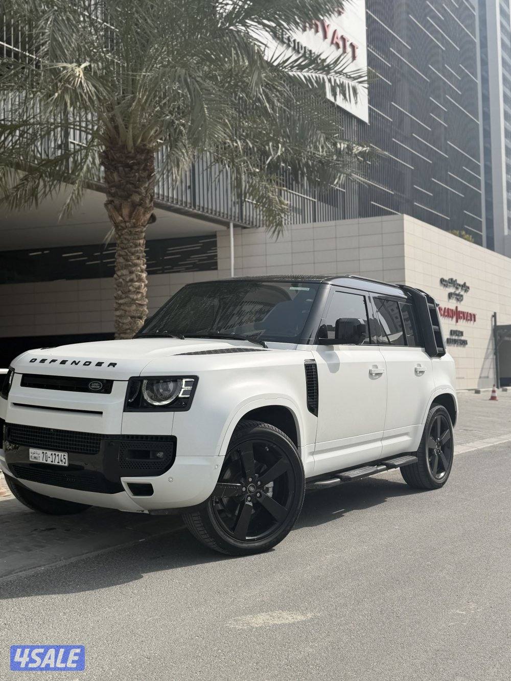 للبيع ديفندر 2023 ماشي 40 للحين تحت الكفاله0