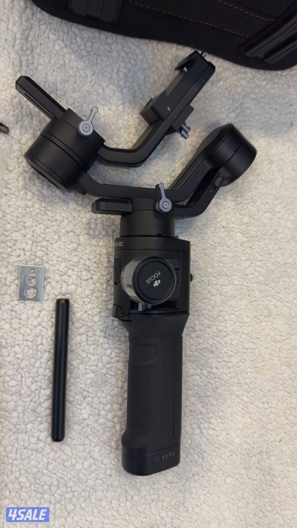 للبيع مانع اهتزاز Ronin-s/sc وفي مايك wave:3 بالكرتون غير مستخدم2