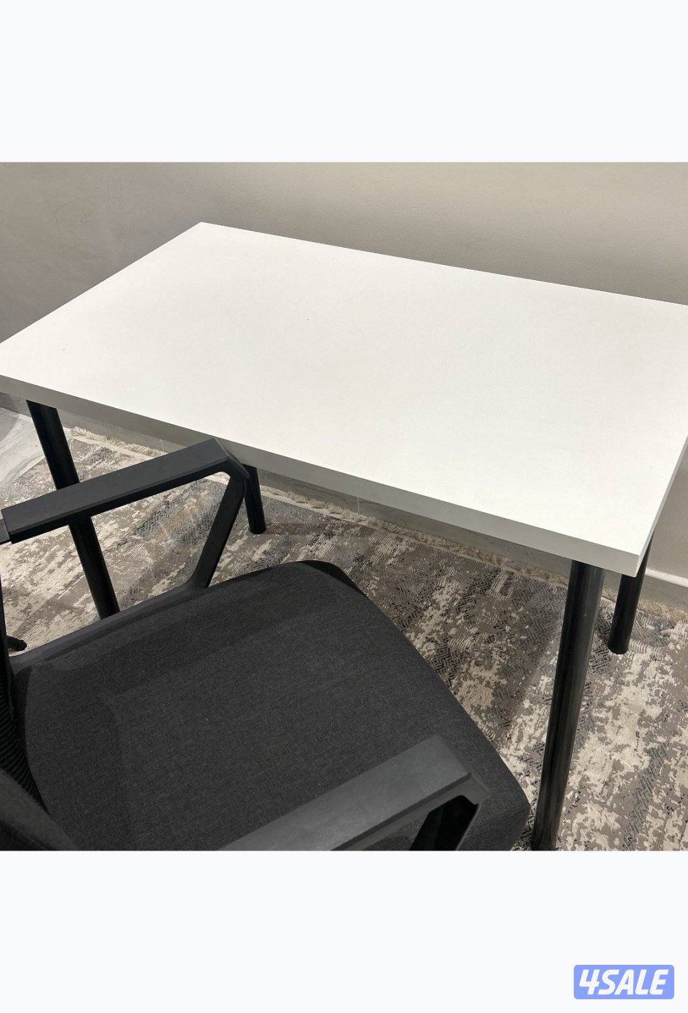 طاولة ايكيا و كرسي1
