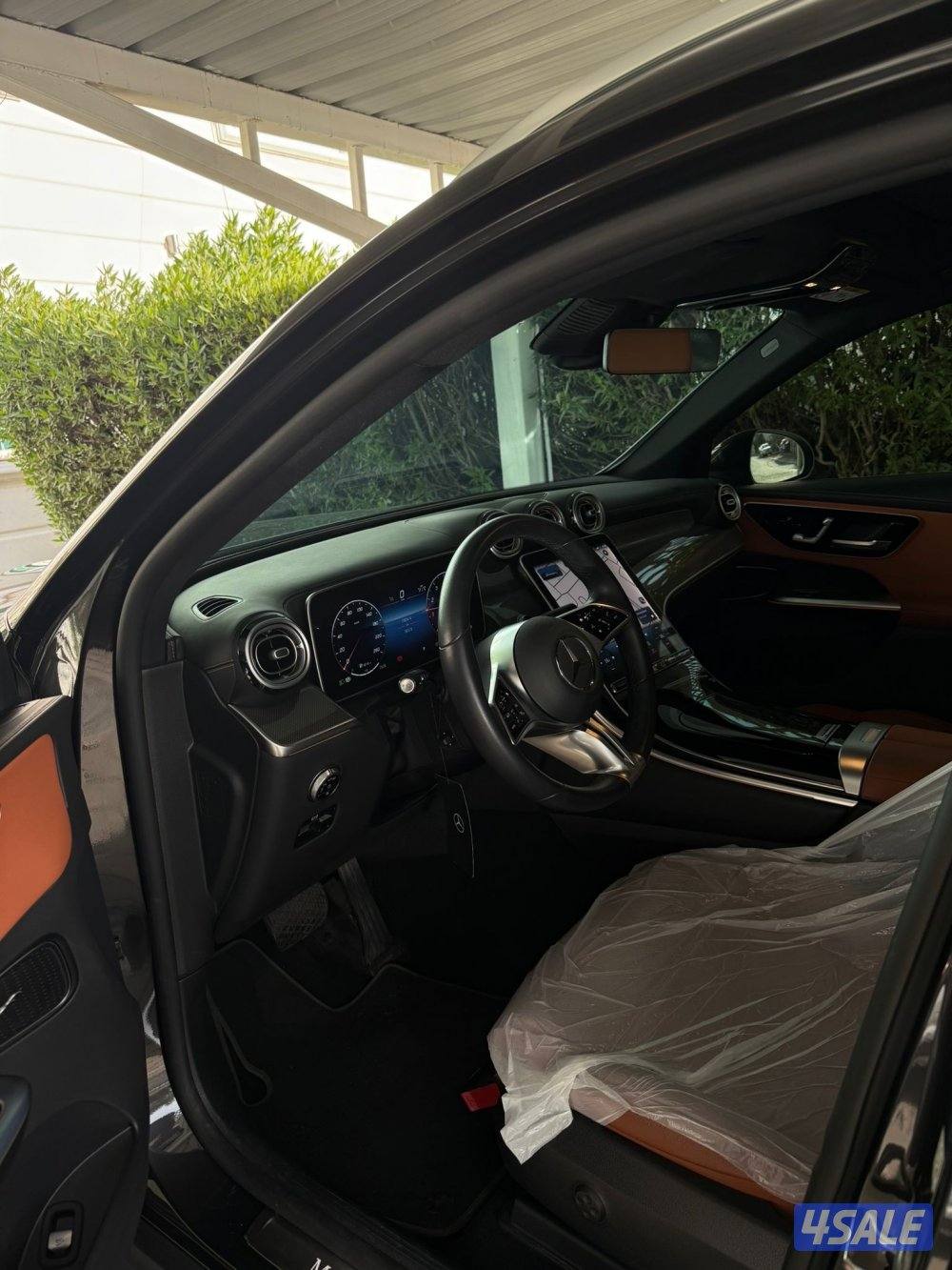 مرسيدس GLC موديل ٢٠٢٤. ماشي 38000 لون رمادي غامج2