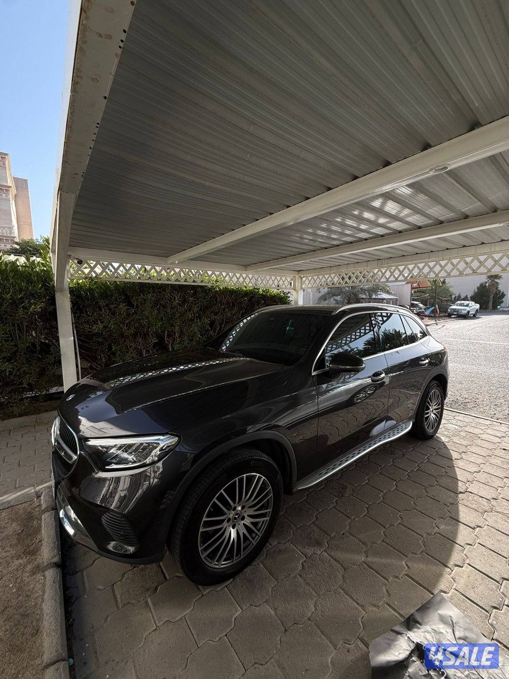 مرسيدس GLC موديل ٢٠٢٤. ماشي 38000 لون رمادي غامج4