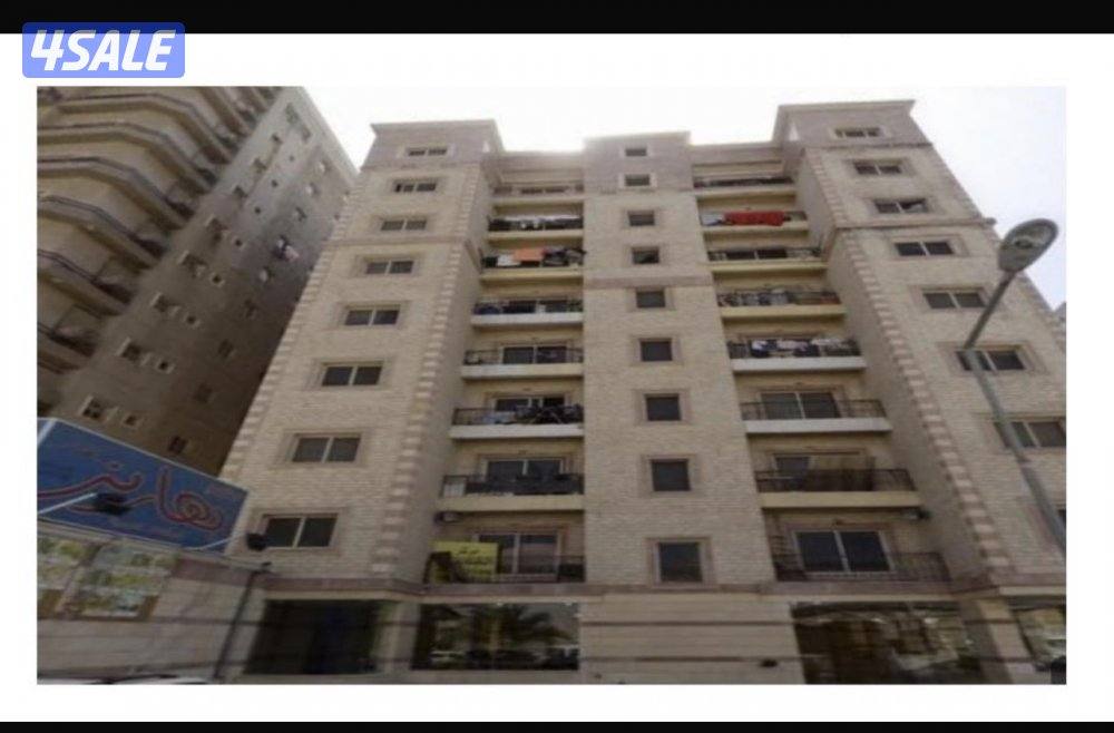 للبيع عمارة في حولي 1200 راس 3 شوارع0