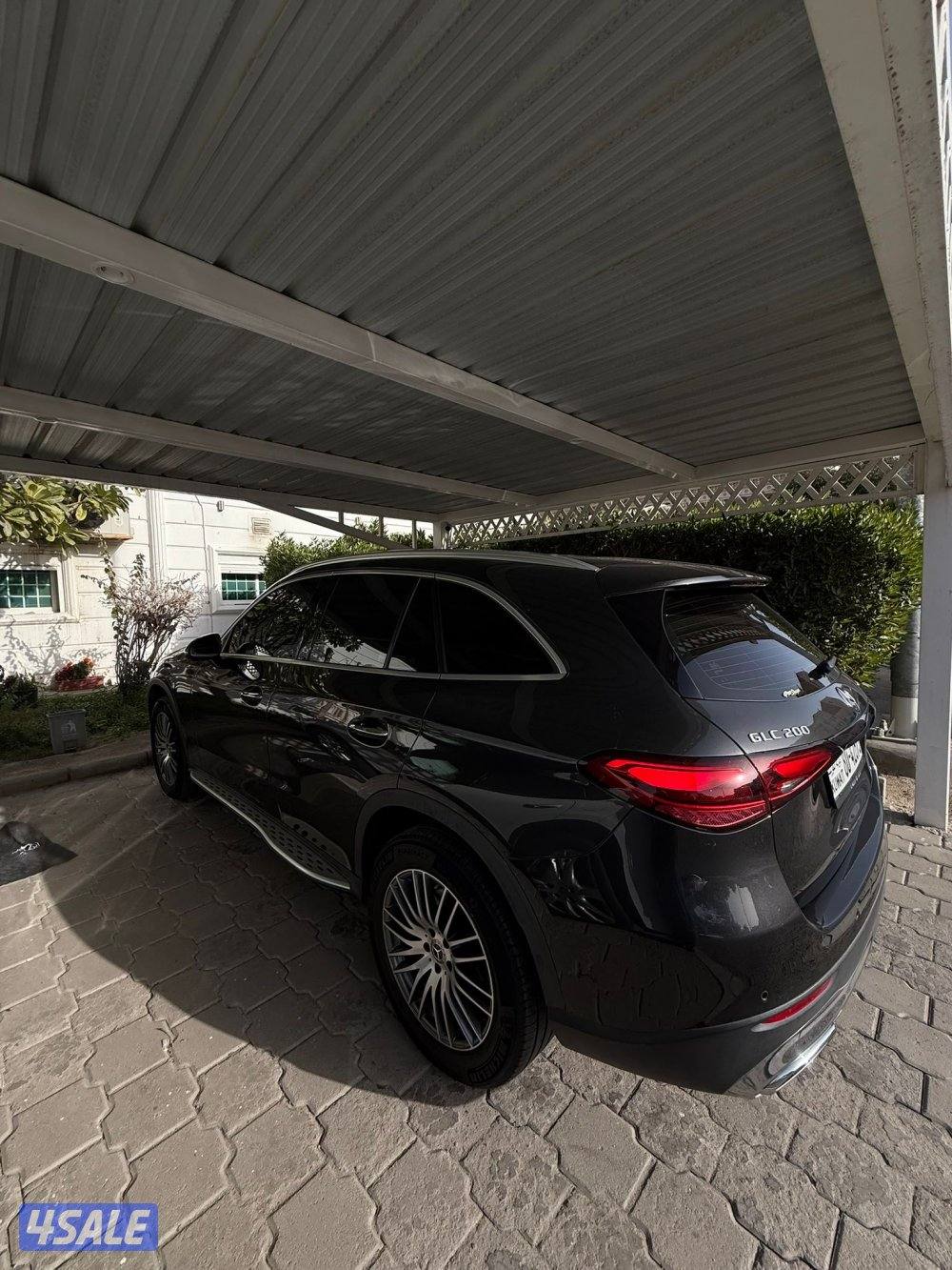 مرسيدس GLC موديل ٢٠٢٤. ماشي 38000 لون رمادي غامج1