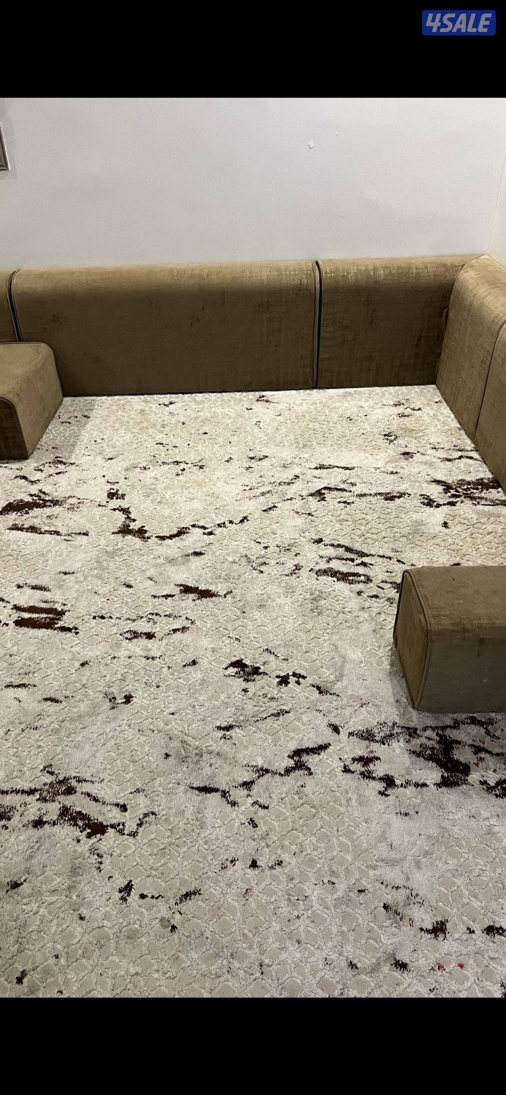 للبيع قعده ارضيه فصلتها ب150 للبيع ب500