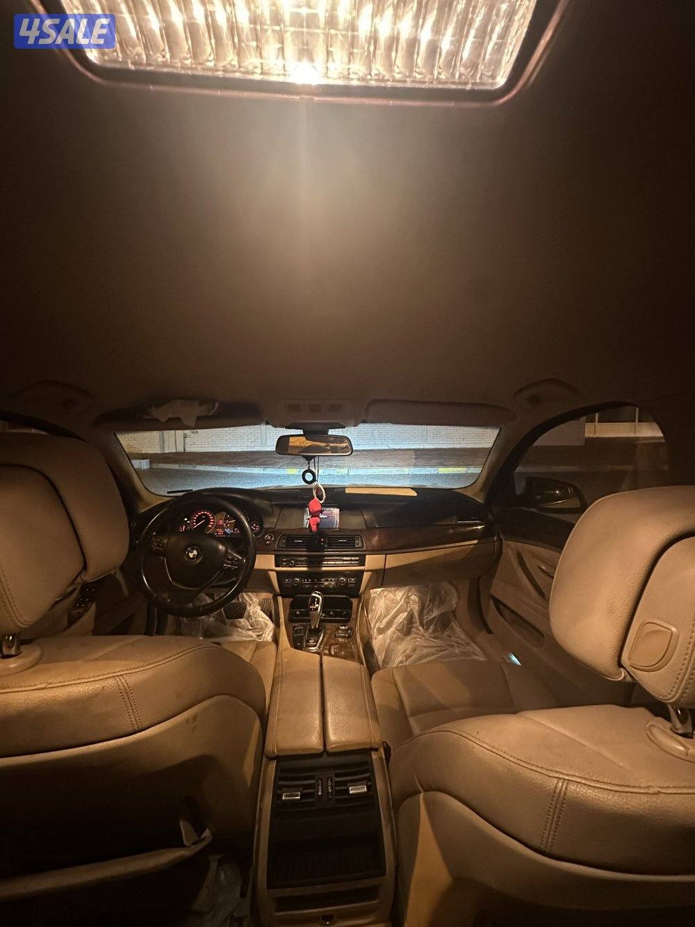 ممشى 296 الف للتواصل واتس فقط بي ام دبليو 520i موديل 201310