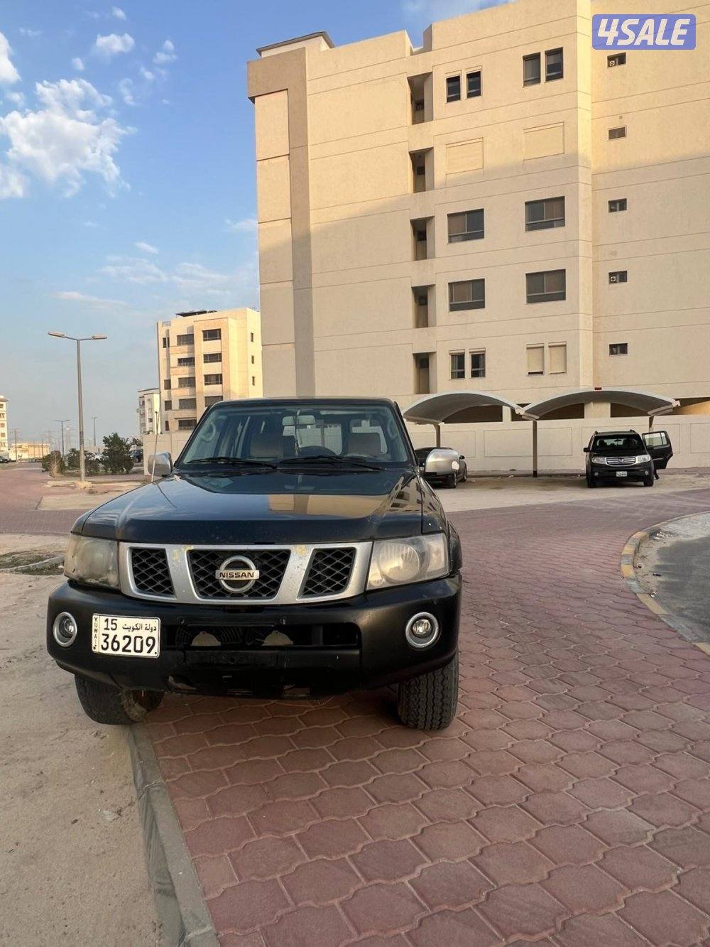 للبيع فتك 2003مجدد 2008 بالكامل داخل وبرا2