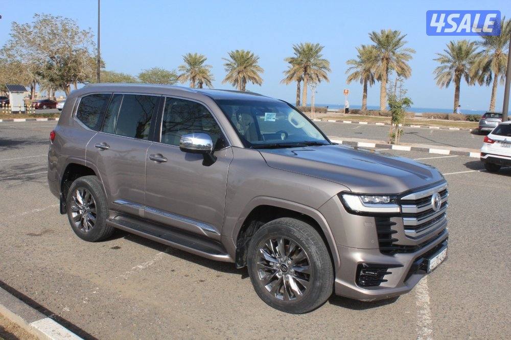 Land Cruiser 2023 vx bronze 31.000km0