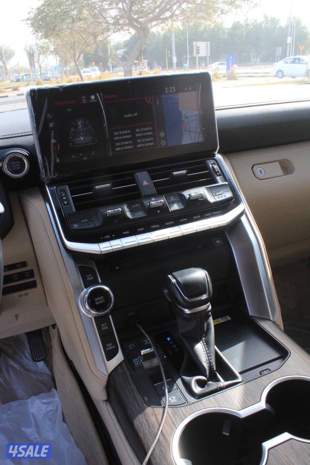 Land Cruiser 2023 vx bronze 31.000km10