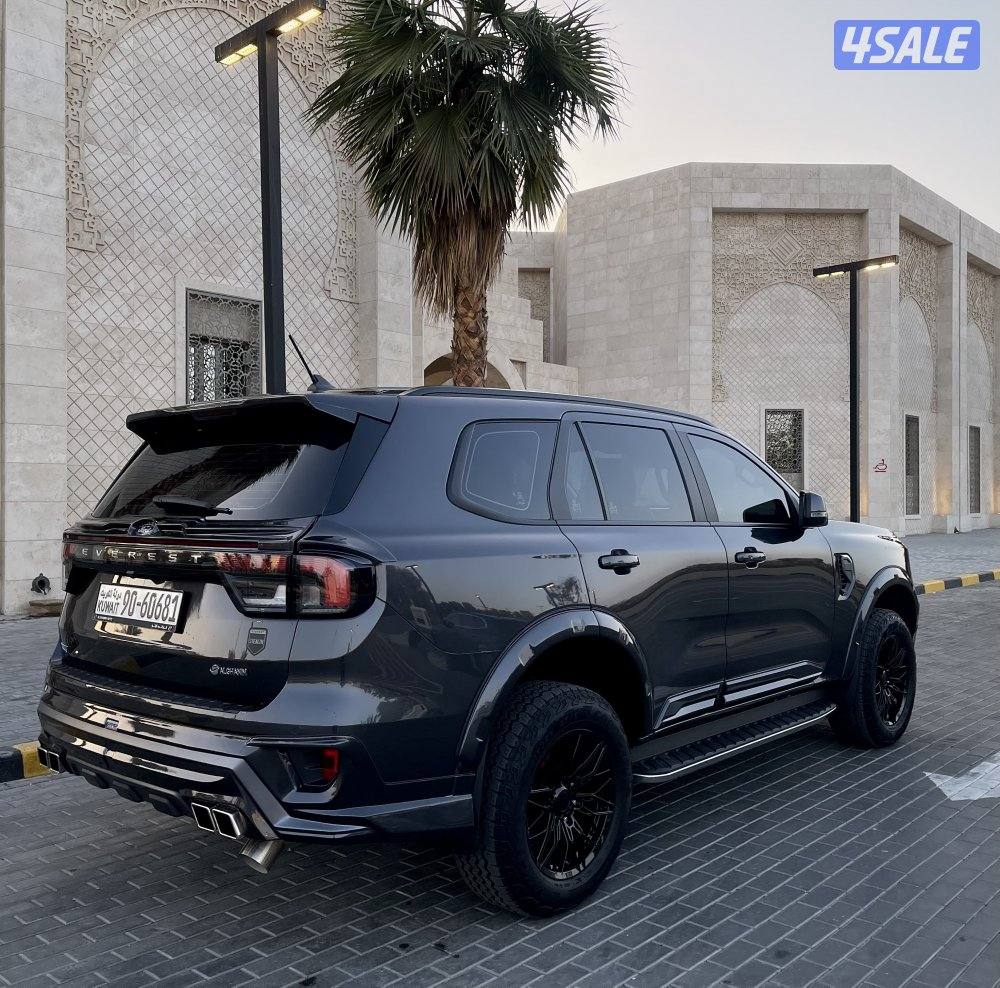 فورد ايفرست 2025 اصفار2