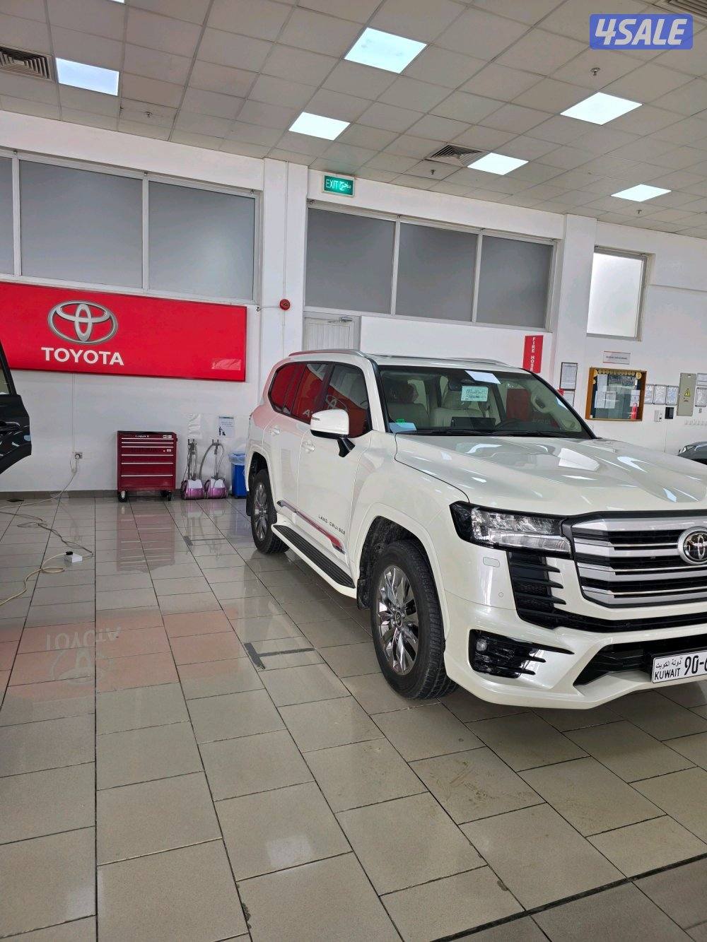 للبيع جيب لاندكروزر توين تيربوا 20261