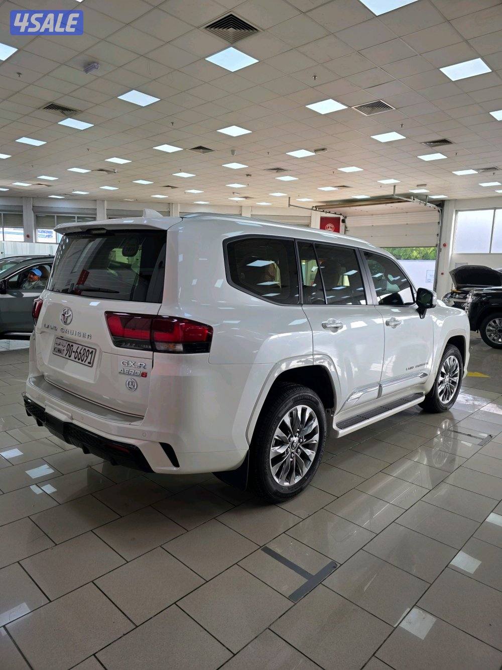 للبيع جيب لاندكروزر توين تيربوا 20263