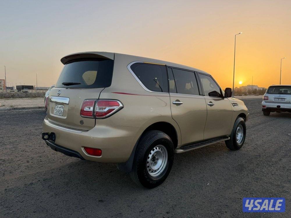 باترول 2015 قير عادي مجهز كامل3