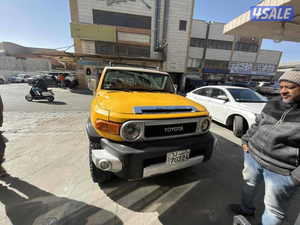 لبيع FJ Cruiser موديل 2015 شرط الفحص جير مكينة شاصي3
