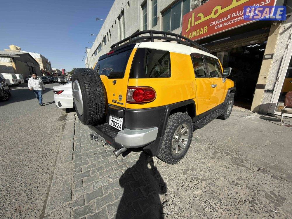لبيع FJ Cruiser موديل 2015 شرط الفحص جير مكينة شاصي4