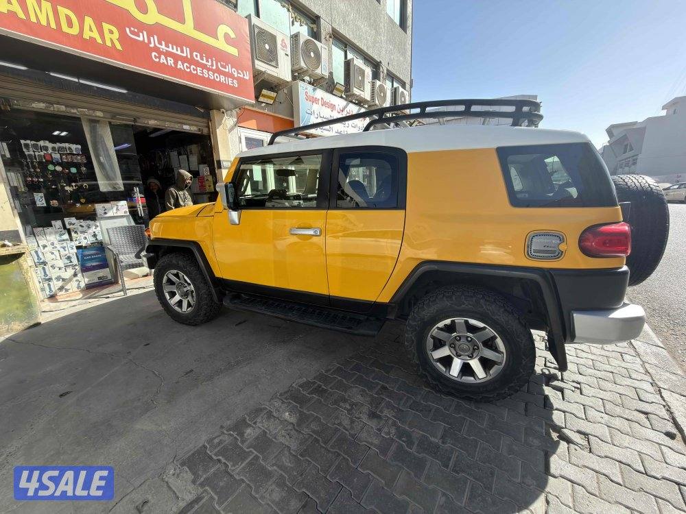 لبيع FJ Cruiser موديل 2015 شرط الفحص جير مكينة شاصي5