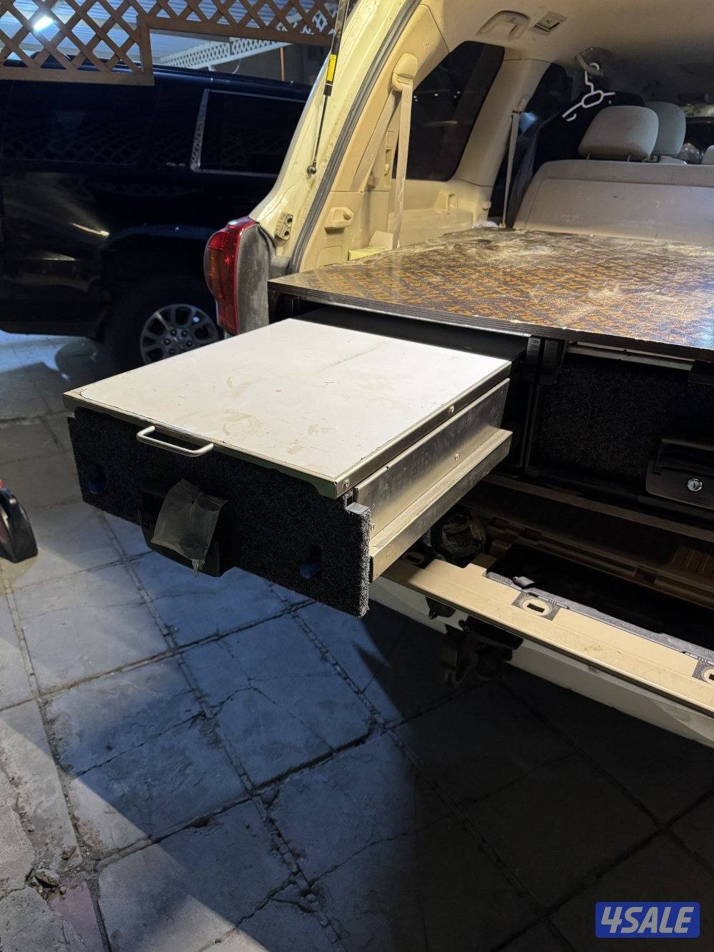 صندوق تخزين للسيارات3