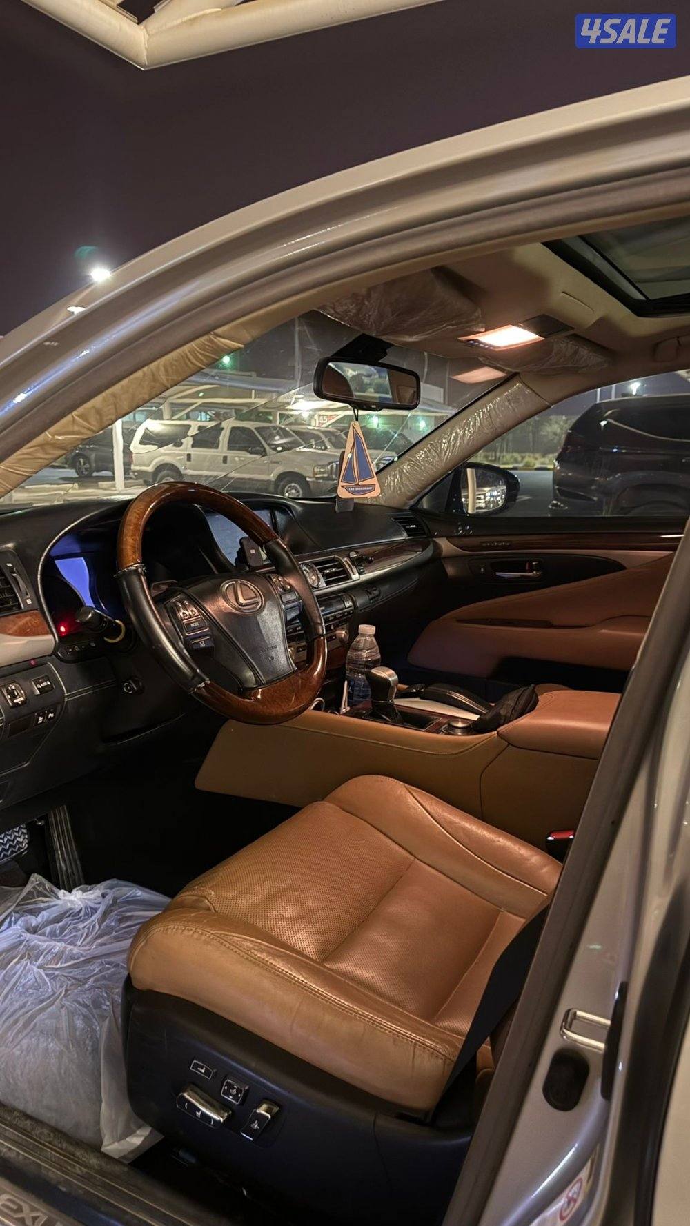 للبيع او بدل لكزس ls460L vip1