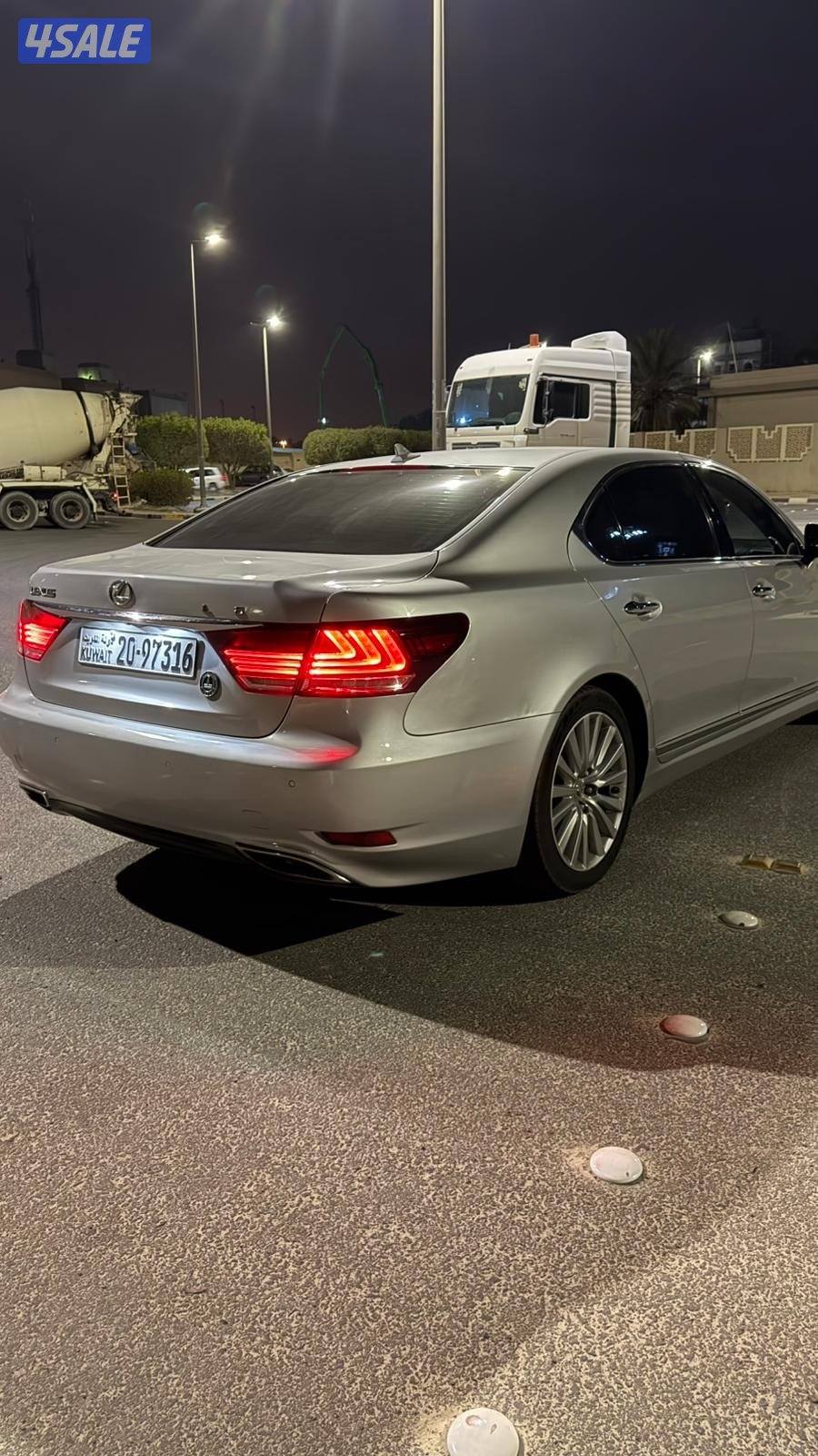 للبيع او بدل لكزس ls460L vip4