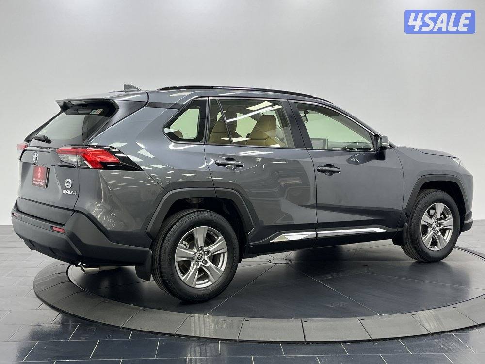 TOYOTA RAV401 4X2 STANDARD OPTION14