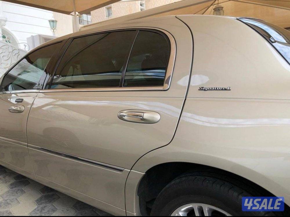 لنكولن تاون كار لارج سيجنتشر 2011 عداد 146 الف كيلو3