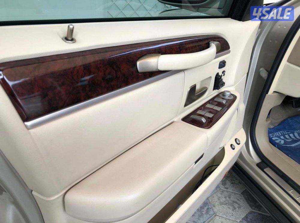 لنكولن تاون كار لارج سيجنتشر 2011 عداد 146 الف كيلو5