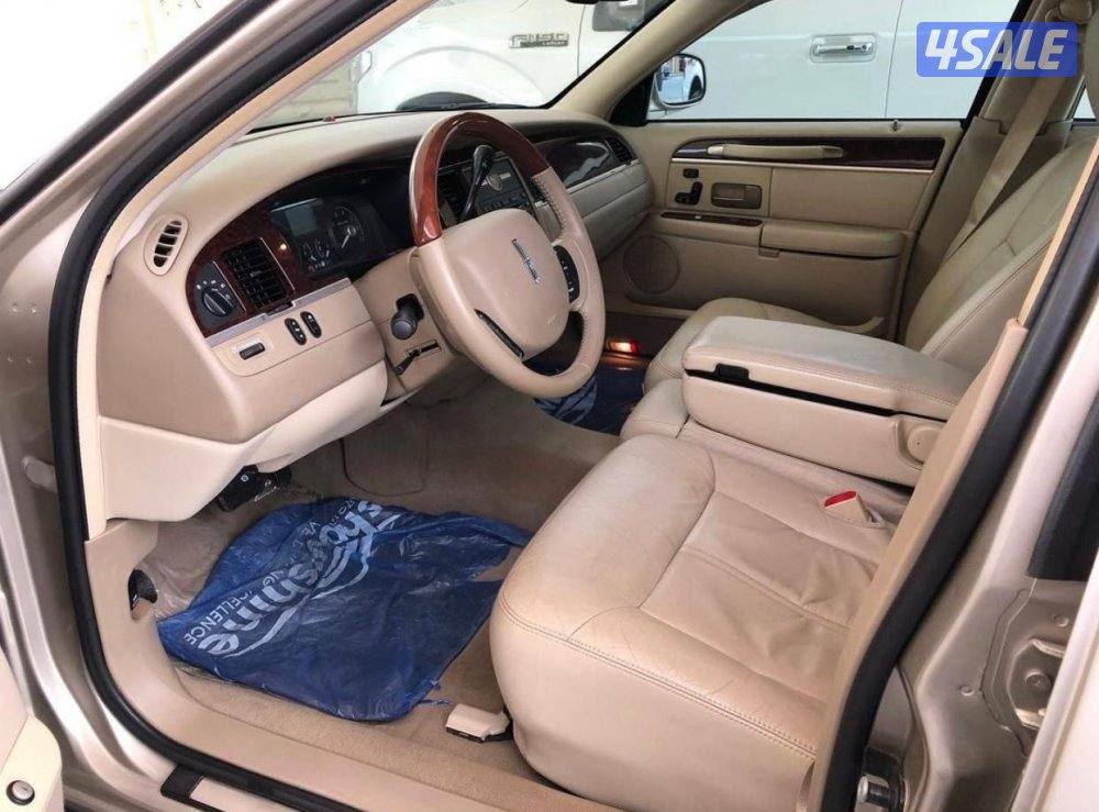 لنكولن تاون كار لارج سيجنتشر 2011 عداد 146 الف كيلو4