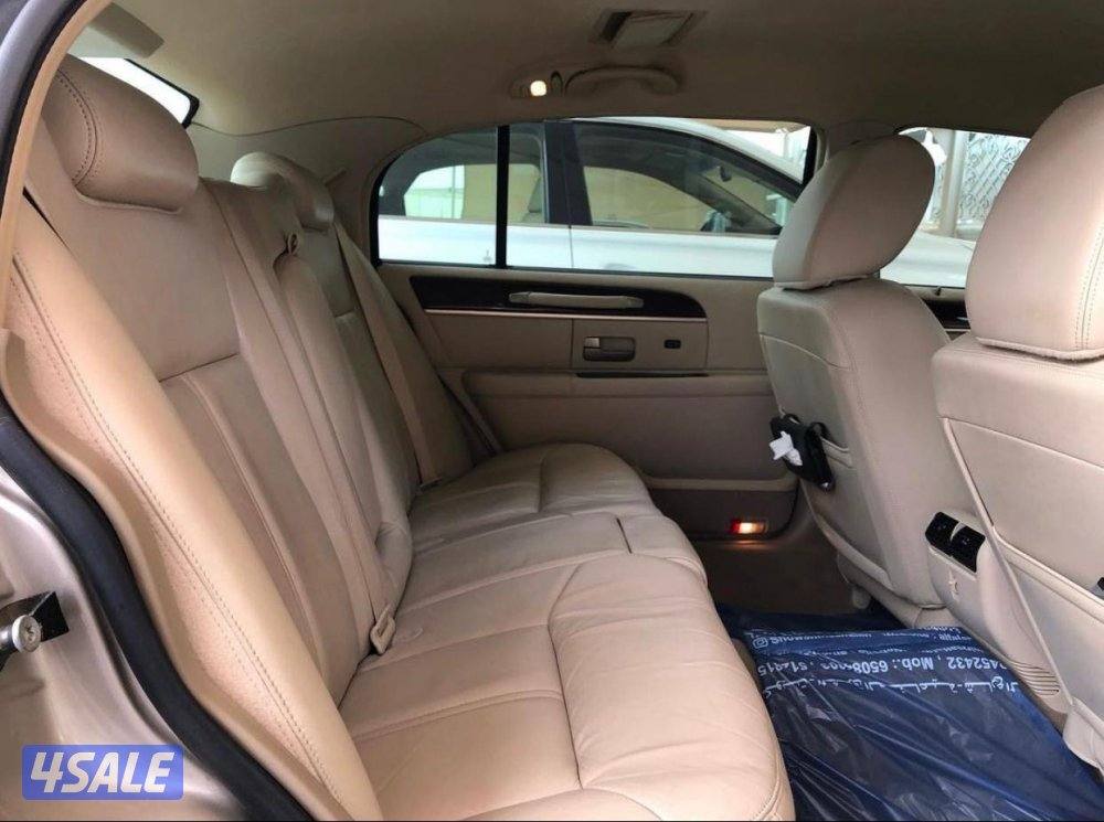 لنكولن تاون كار لارج سيجنتشر 2011 عداد 146 الف كيلو6