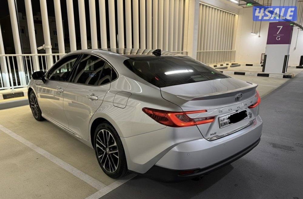 للبيع كامري 2025 GLE1