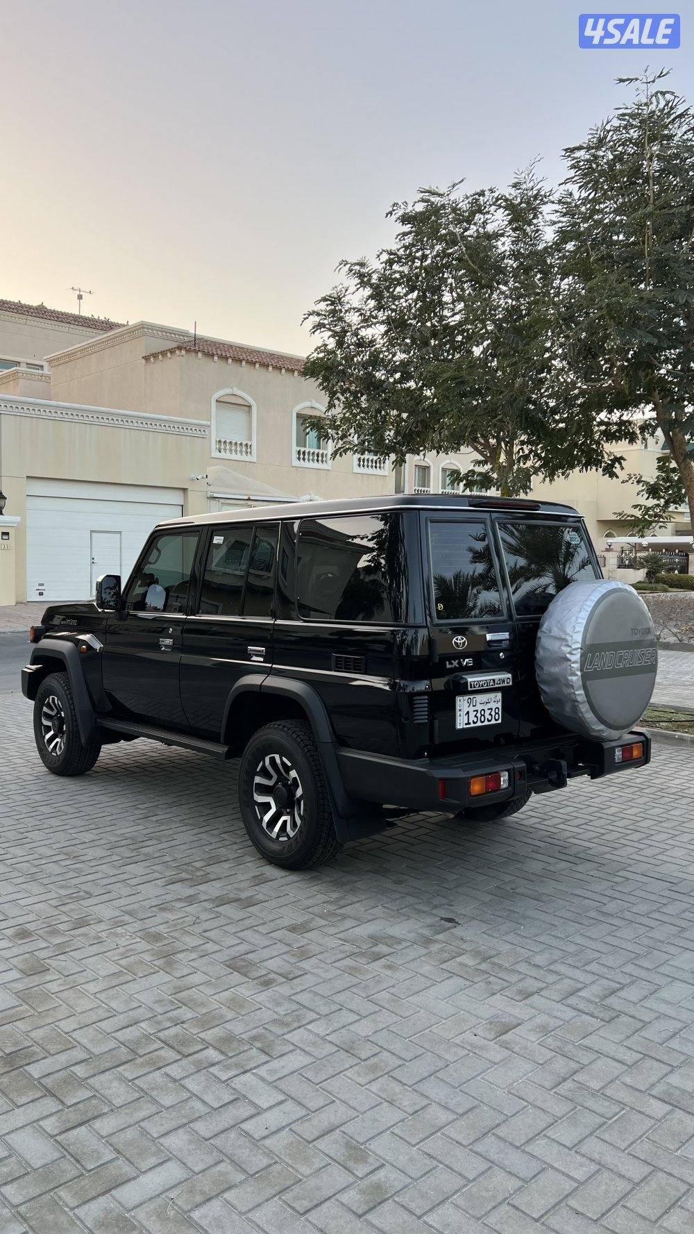 🔴 جيب نص اسود Land Cruiser  🔴2