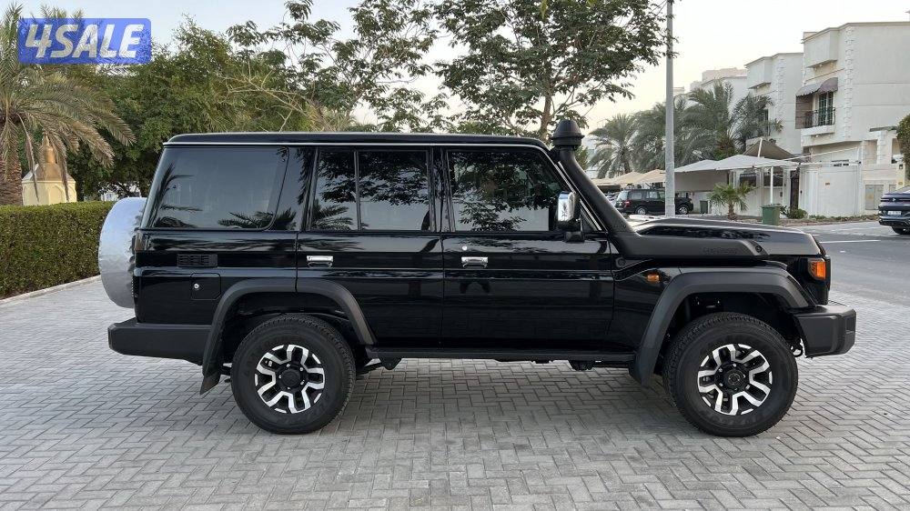 🔴 جيب نص اسود Land Cruiser  🔴6
