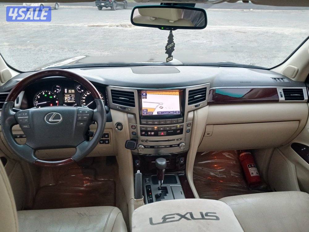 جيب لكزس LX570 موديل 2012 الساير.الدرجة الاولي7