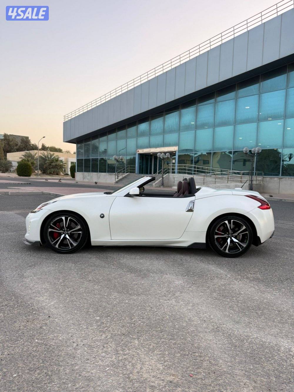 نيسان زد 2018 ماشي 78 الف كشف بحاله الوكاله شرط الفحص الكامل0