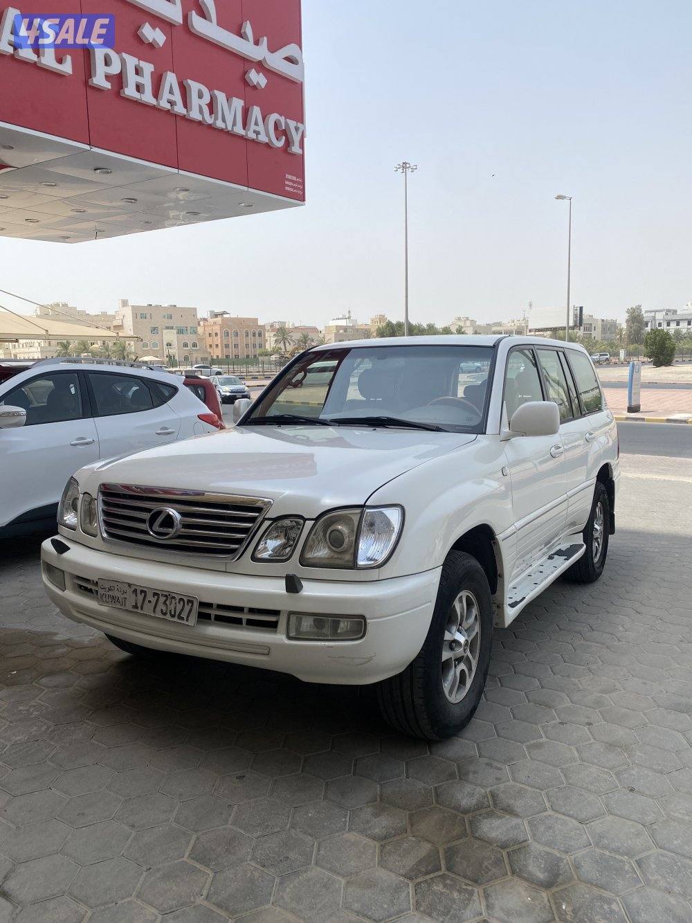 للبيع او للبدل جيب لكزس 20060