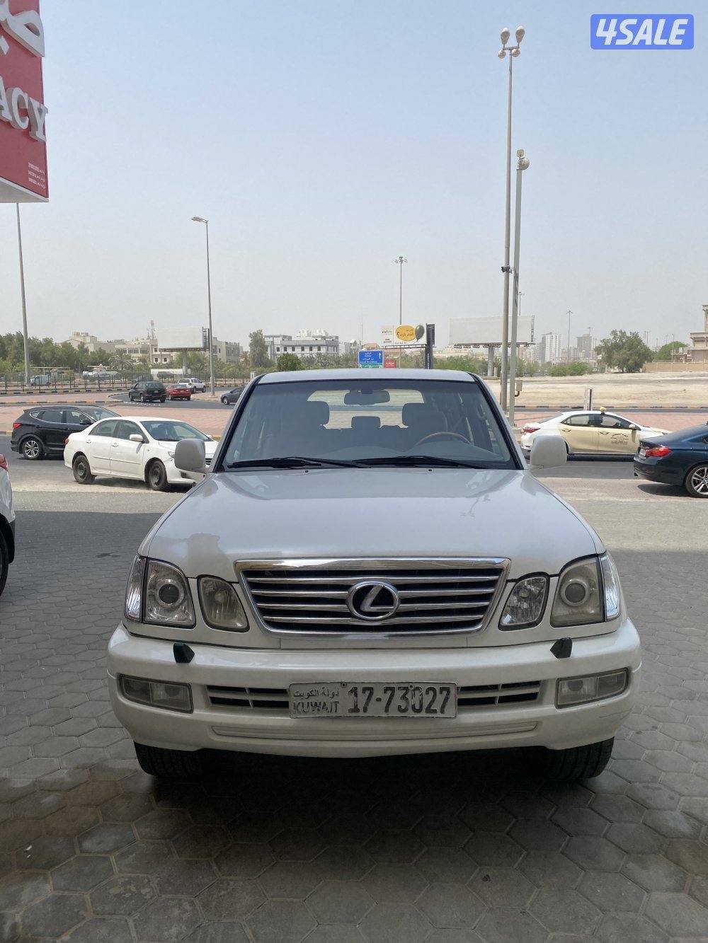 للبيع او للبدل جيب لكزس 20061