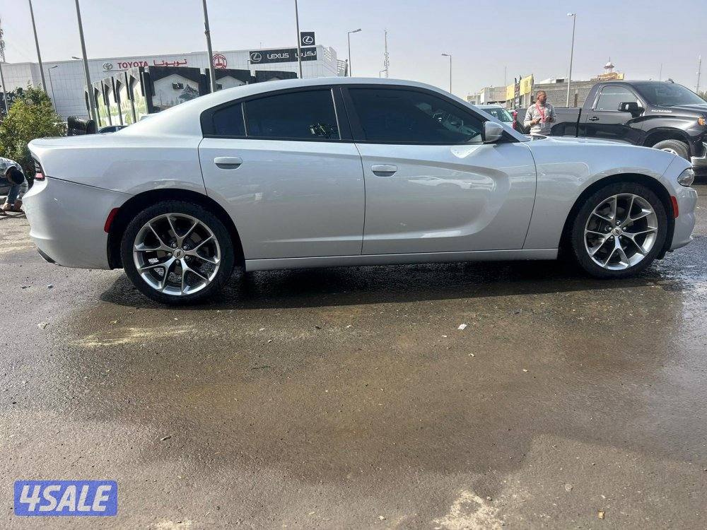 دودج شارجر SXT-V6 موديل 2021  ماشى 189.000 k.m  وارد الملا. صبغ وكالة3