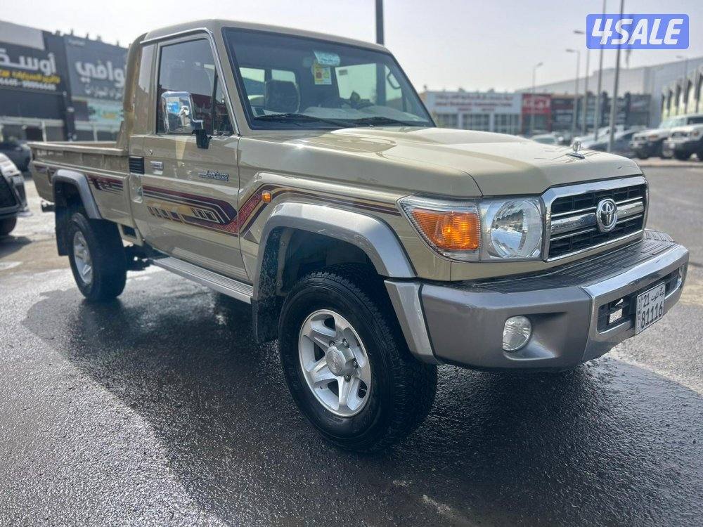 تويوتا لاند كروزر شاص LX .V6 موديل 2023 ماشى 68.000 k.m  وارد الساير1