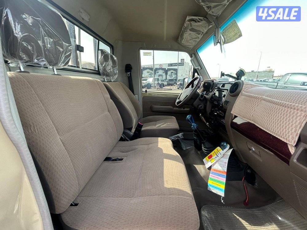 تويوتا لاند كروزر شاص LX .V6 موديل 2023 ماشى 68.000 k.m  وارد الساير4