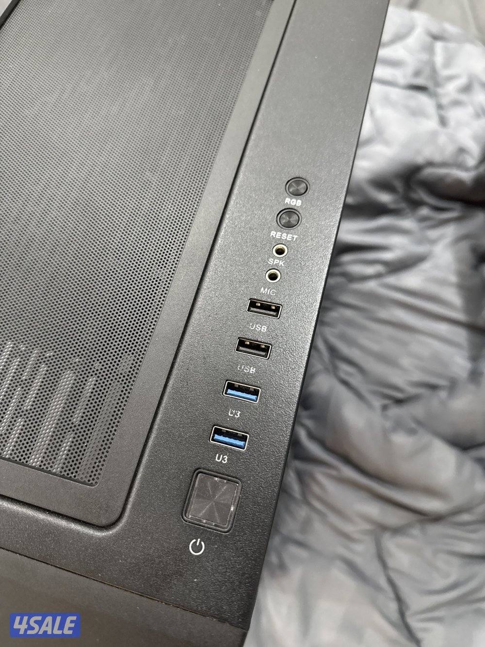 للبيع بي سي بحاله جيده جداً ونضيف ويشغل جميع لعبه ومافيه هاكات نهائياً2