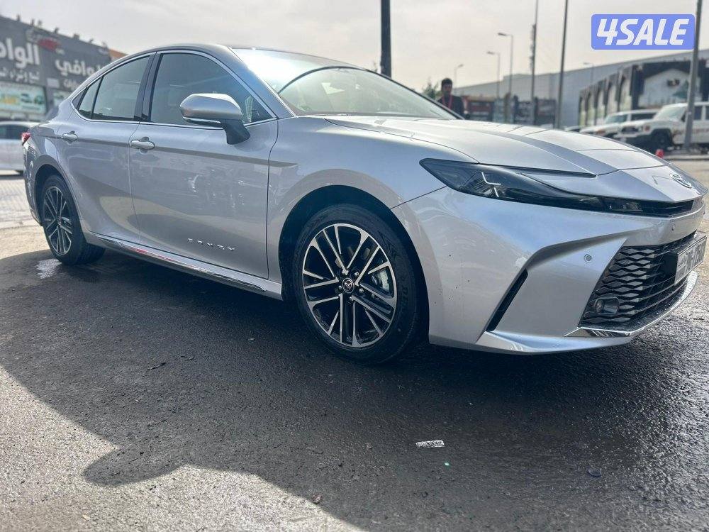 تويوتا  كامرى GLE موديل 2025 اصفار واردالساير.بانوراما.شاشة.تحكم سكان1