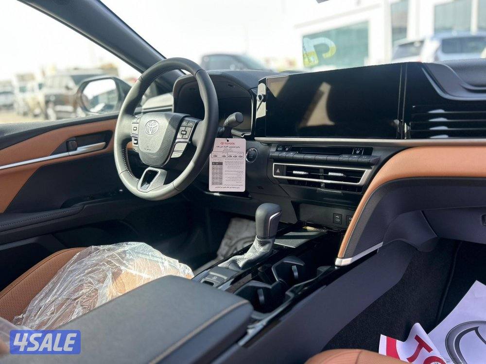 تويوتا  كامرى GLE موديل 2025 اصفار واردالساير.بانوراما.شاشة.تحكم سكان6