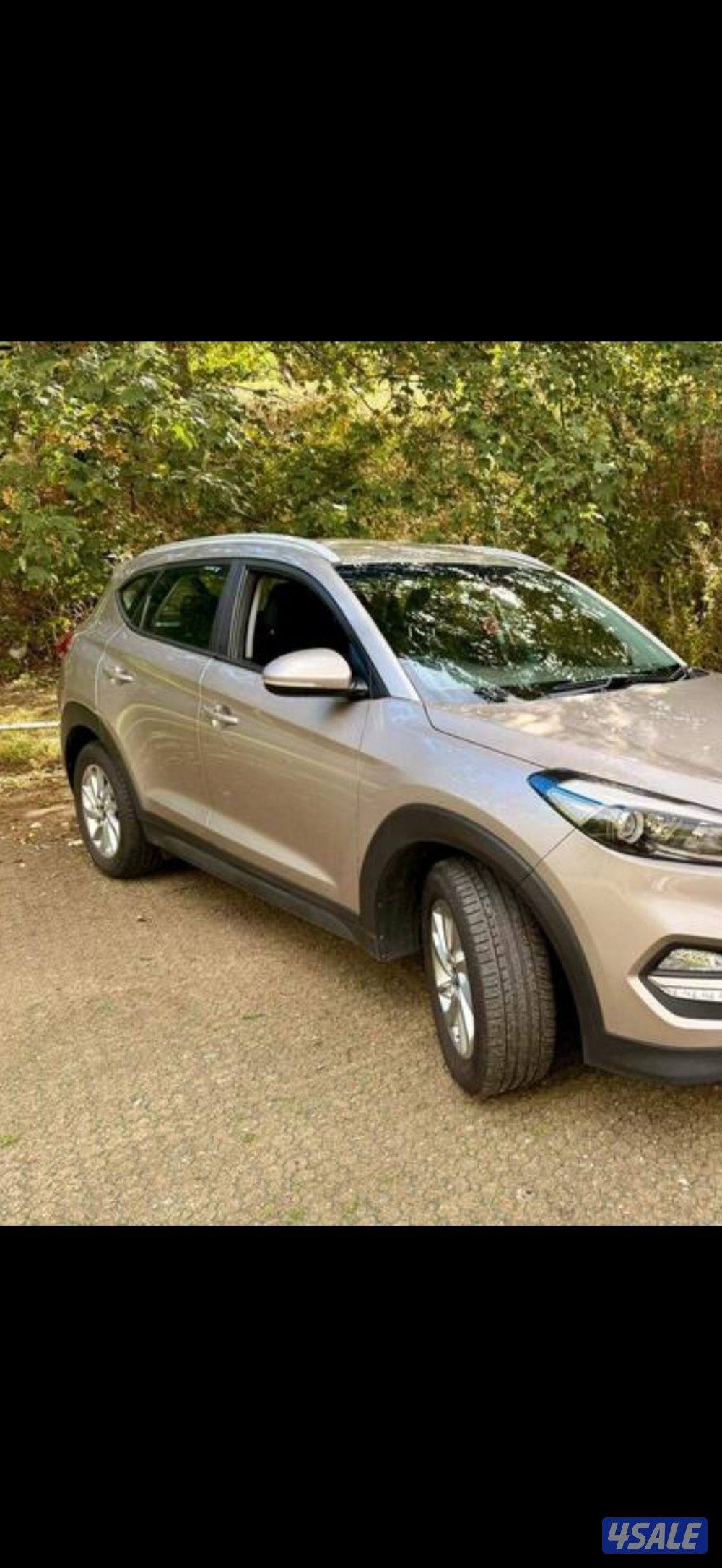 للبيع توسان موديل ٢٠١٧ بحاله متوسطه لون ذهبي1