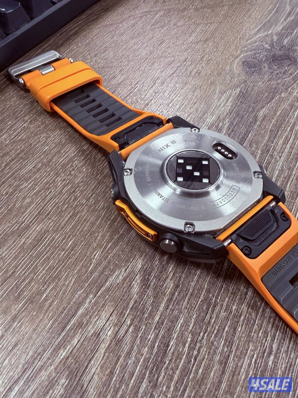 ساعه جارمن فنكس 8 استعمالل خفيف مع الكرتون0